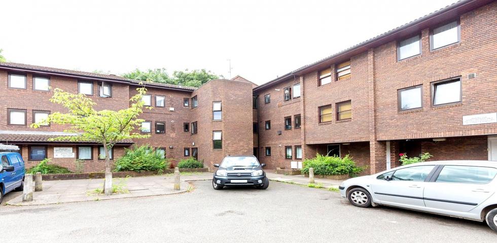 			TWO BEDROOMS, TWO BATHROOMS , 2 Bedroom, 1 bath, 1 reception Flat			 Brondesbury Park, Kilburn, KILBURN